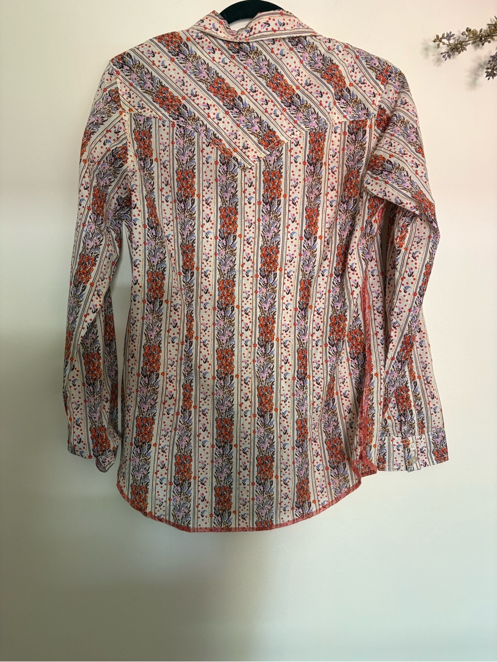 NWT Wrangler Floral Western Button Down Shirt S/P - Picture 2 of 5